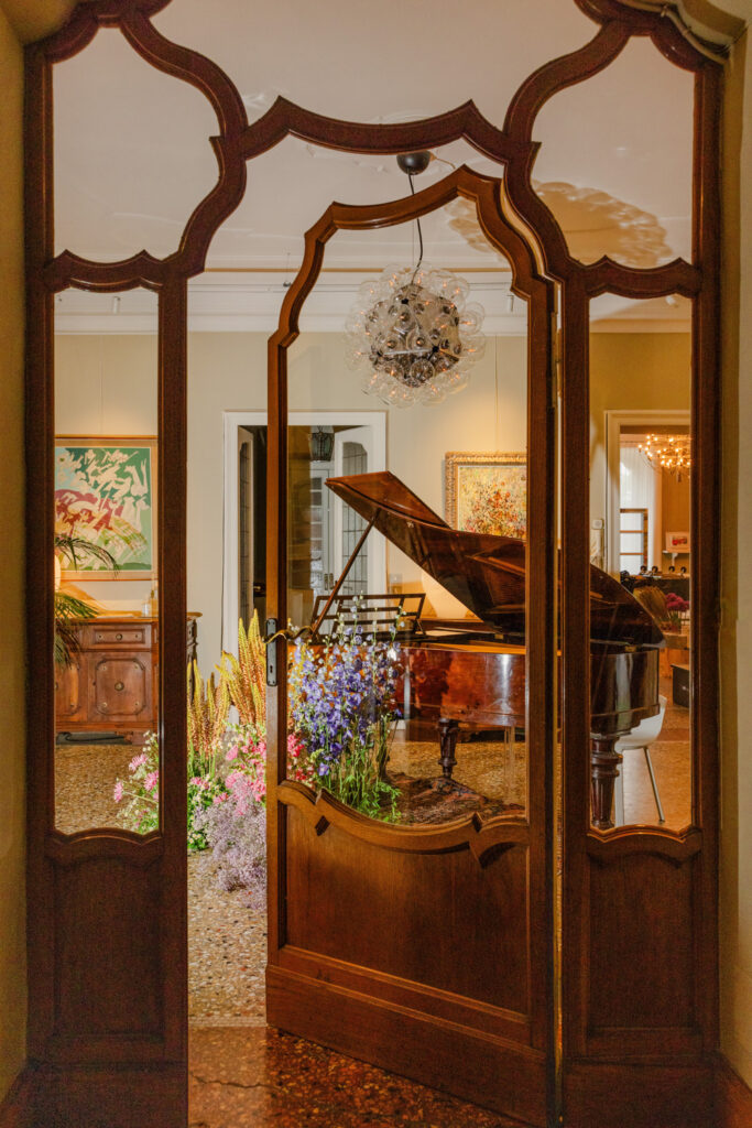 The outstanding Villa Frua 6 683x1024 1